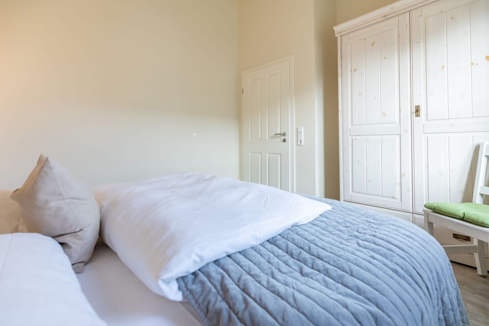 House | 2 bedrooms, individually furnished