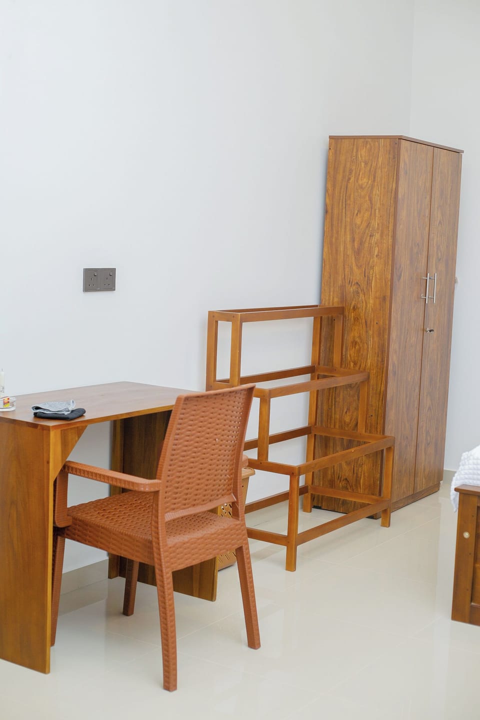Deluxe Double Room, 1 King Bed, Balcony, Courtyard View | Desk, laptop workspace, soundproofing, iron/ironing board