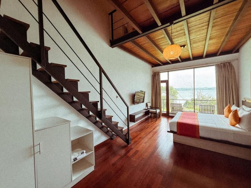 Family Room, Balcony, Lake View | Premium bedding, memory foam beds, minibar, in-room safe
