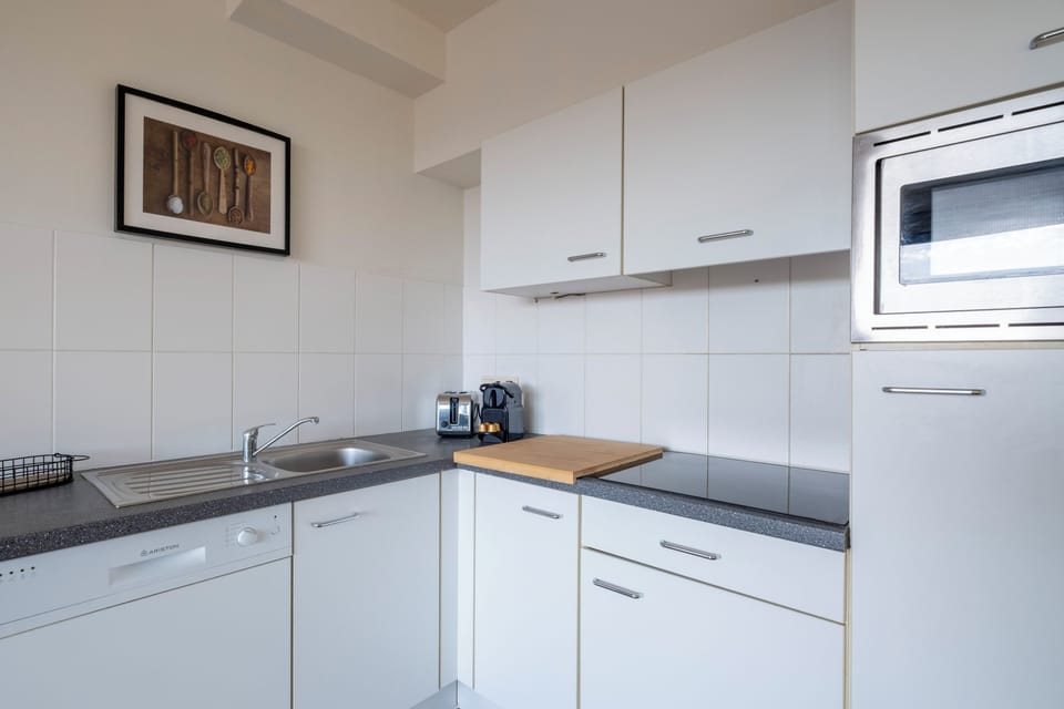 Apartment, City View | Private kitchen