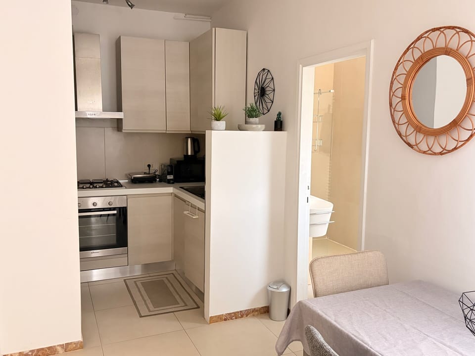 Comfort Apartment, Partial Sea View | Living area