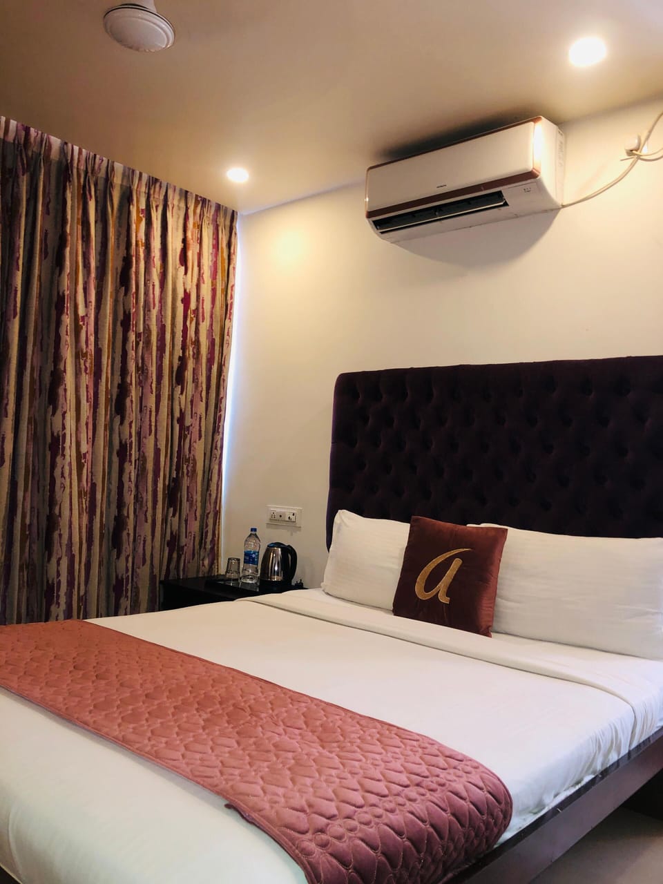 Premium bedding, pillowtop beds, desk, laptop workspace