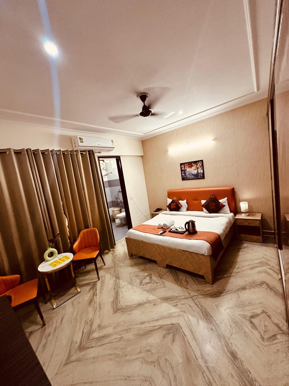 Deluxe Room | In-room safe, desk, laptop workspace, soundproofing