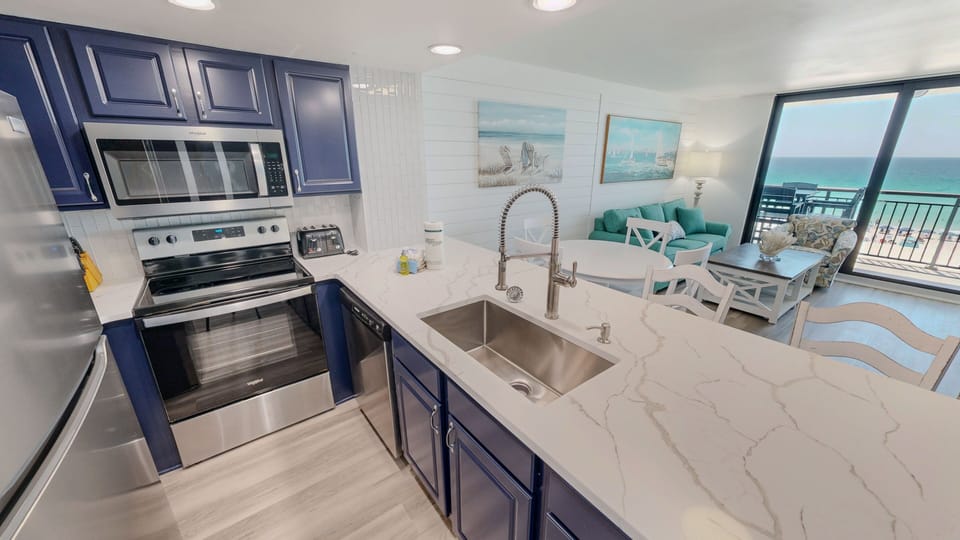 Condo, 1 Bedroom | Private kitchen | Coffee/tea maker, fridge, oven, toaster