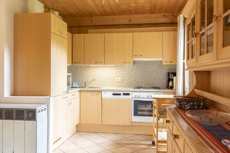 House | Private kitchen | Cookware/dishes/utensils