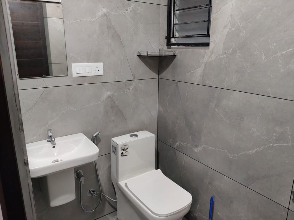 Economy Apartment | Bathroom | Towels