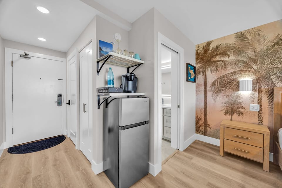 Luxury Condo, Air conditioning, Beachside | Interior