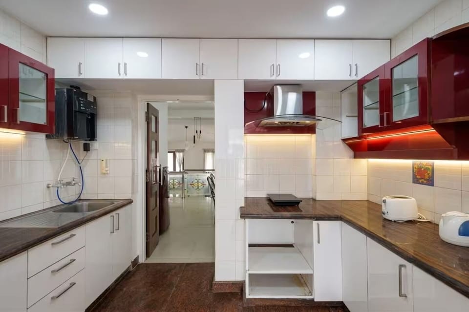Apartment (2 Bedrooms) | Private kitchen | Microwave, blender