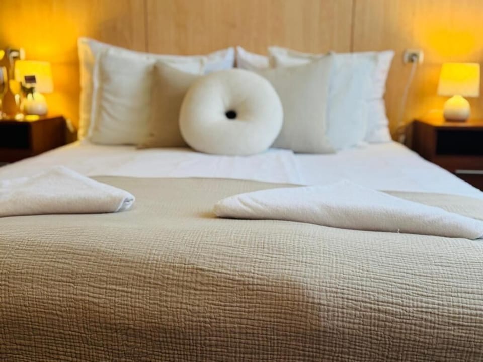 Classic Room | In-room safe, desk, blackout drapes, free WiFi