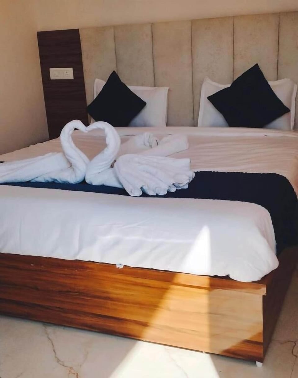 Deluxe Room, Balcony, River View | Desk, laptop workspace, free WiFi