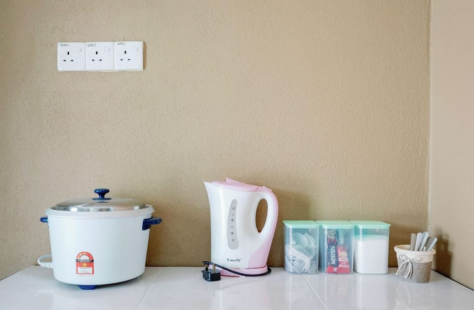 Apartment | Minibar, desk, bed sheets