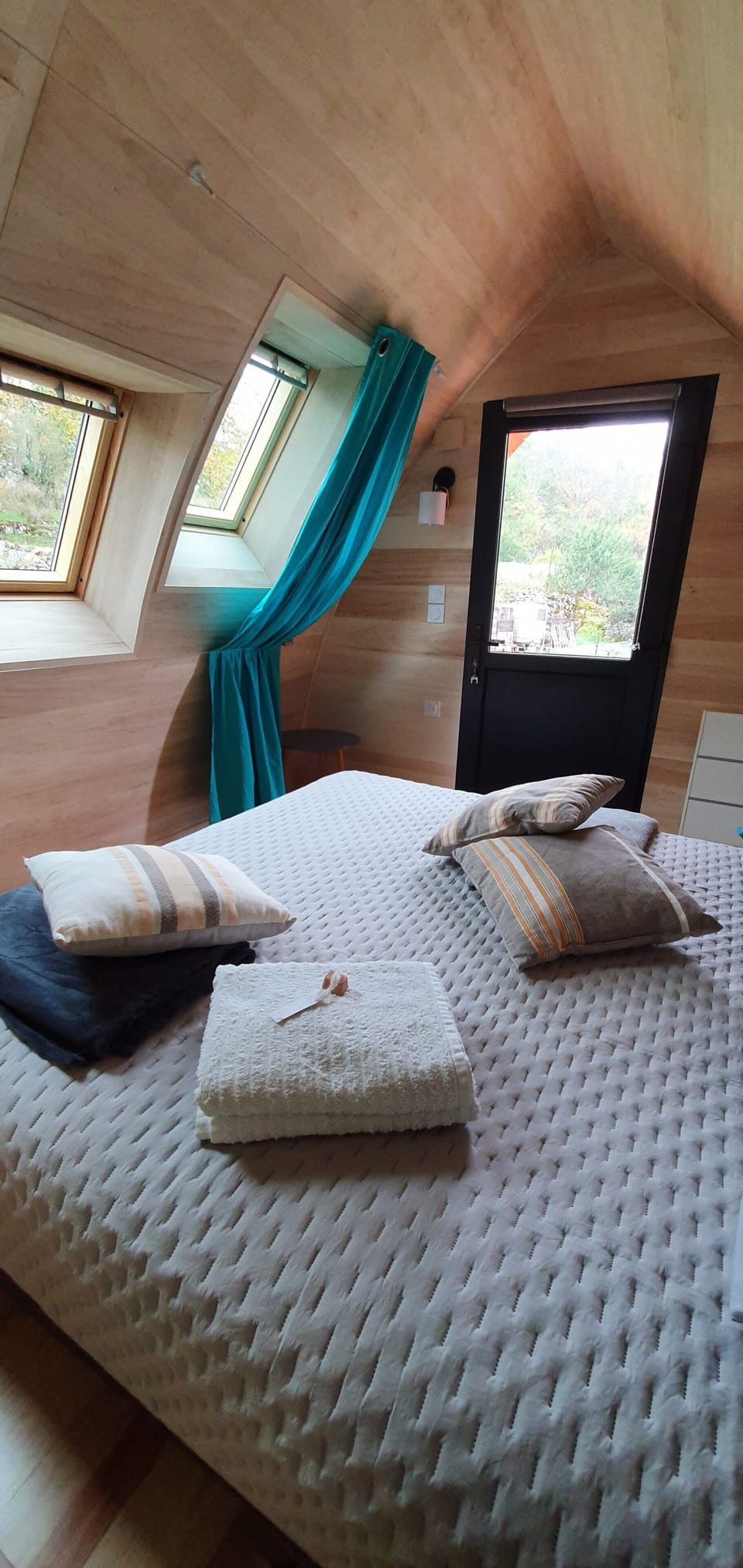 Chalet, Garden View | Soundproofing, iron/ironing board, free wired internet