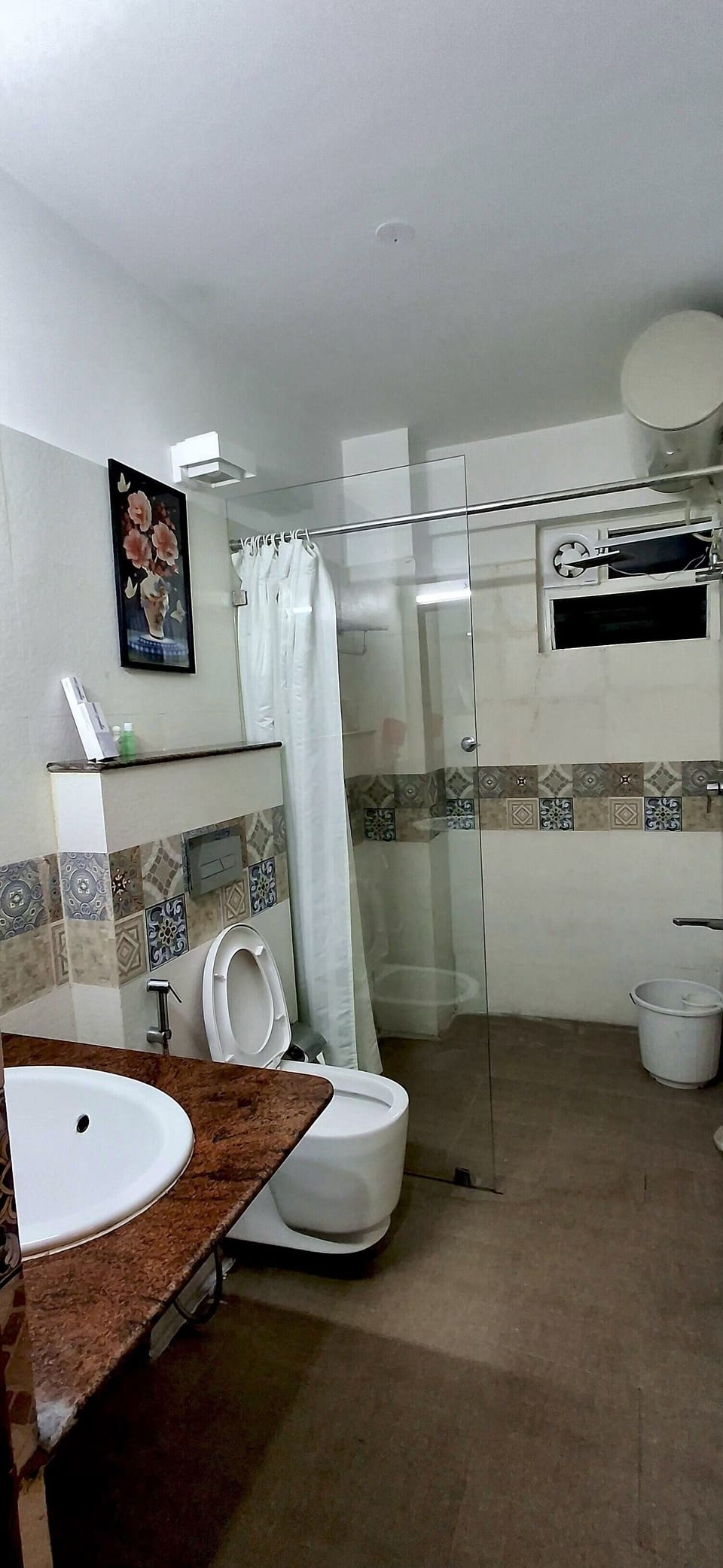 Deluxe Double Room, City View | Bathroom | Shower, free toiletries, hair dryer (on request), bidet