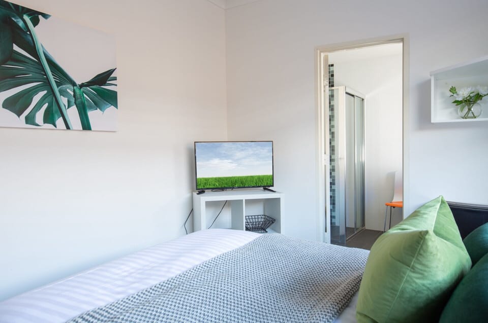 Apartment | 1 bedroom, laptop workspace, iron/ironing board, bed sheets