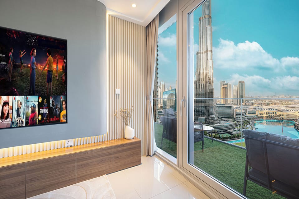 Luxury Penthouse, City View | Living area