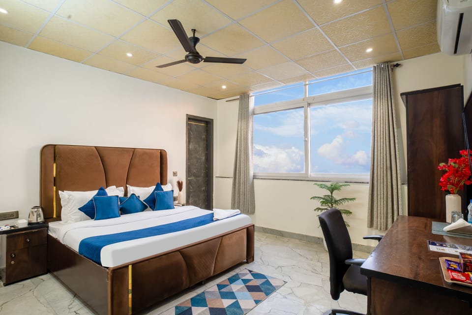Desk, free WiFi, bed sheets