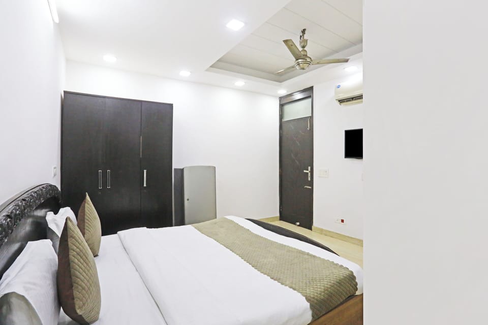 Deluxe Room | Desk, free WiFi