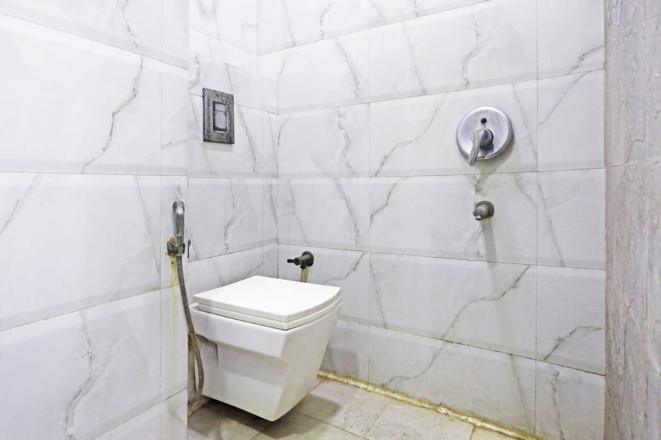 Deluxe Room | Desk, free WiFi