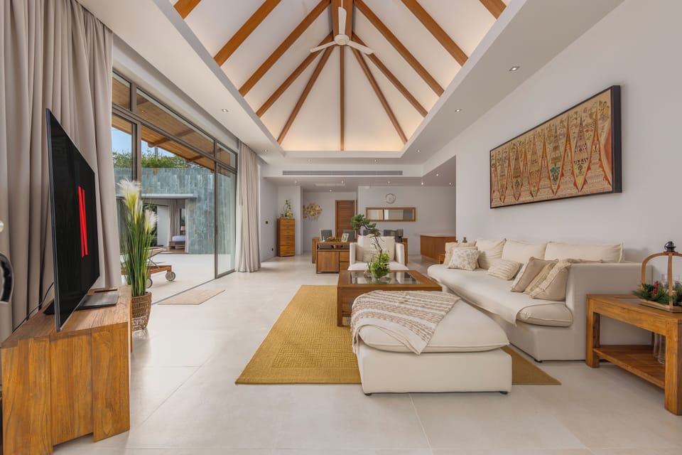 Comfort Villa, 3 Bedrooms, Pool View | Living area