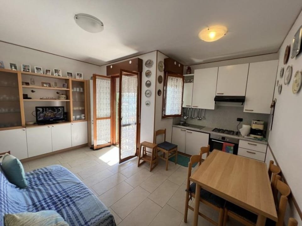 Apartment, 2 Bedrooms, Balcony | Interior