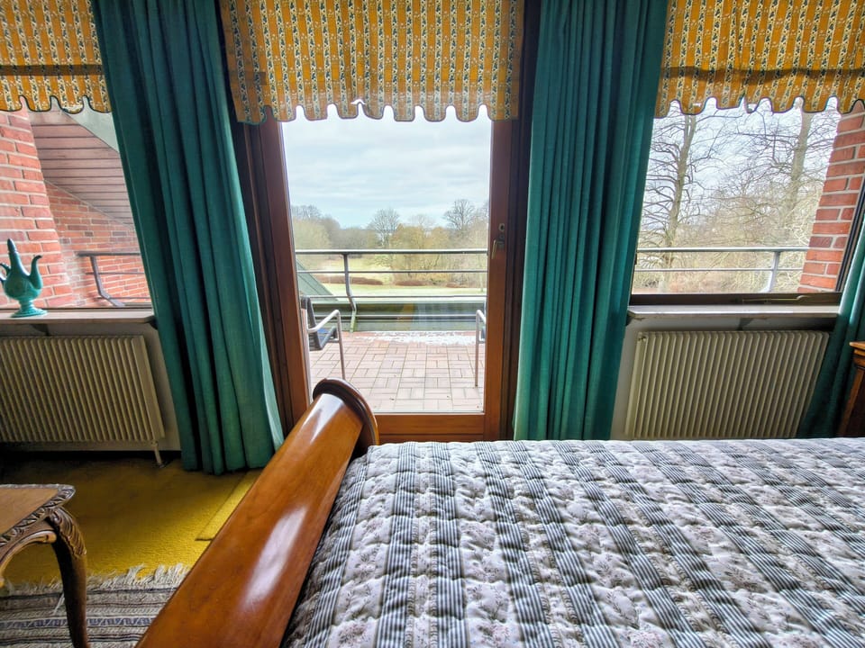 Comfort Double Room, Lake View | Individually decorated, individually furnished, cribs/infant beds