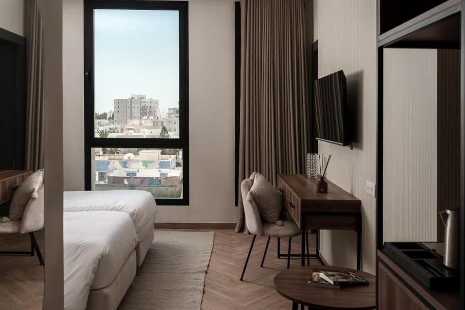 Standard Room | In-room safe, soundproofing, free WiFi