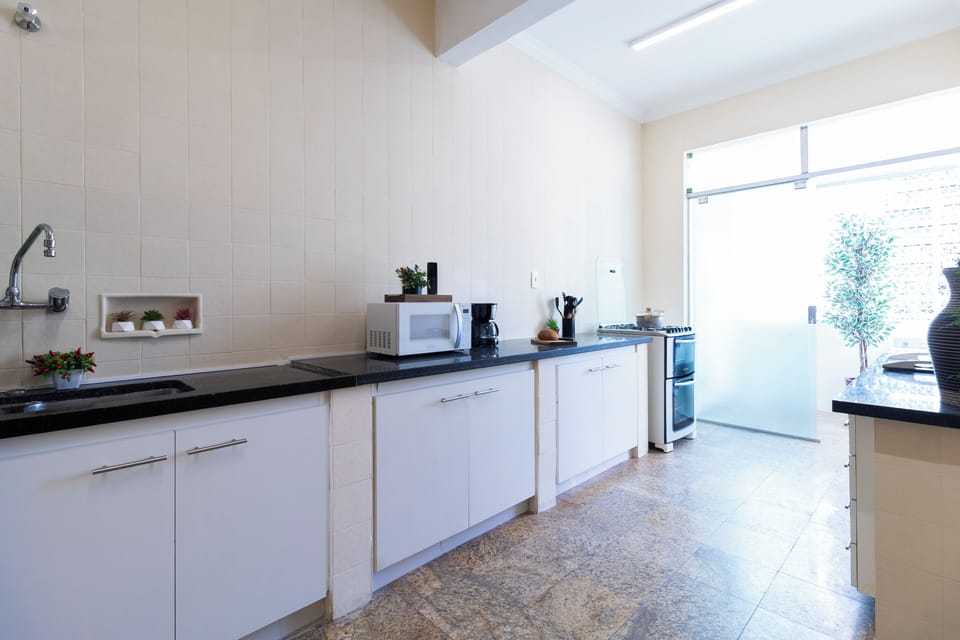 Apartment | Private kitchen | Cookware/dishes/utensils, dining table