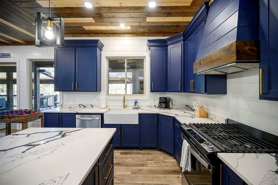 Cabin, Multiple Beds, Hot Tub (Chillax Inn The River) | Private kitchen | Electric kettle