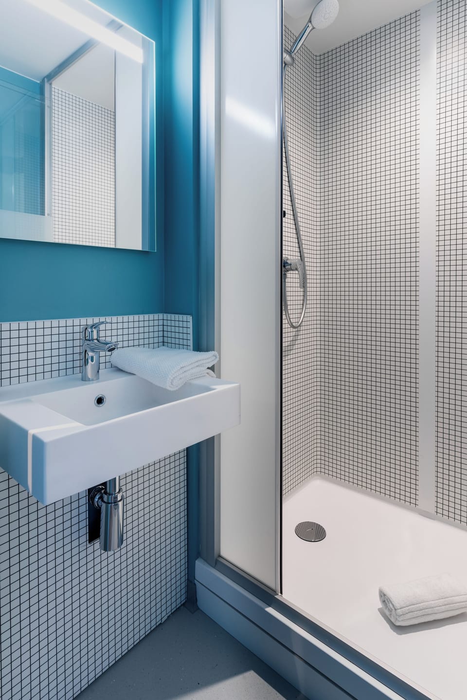 Shower, towels, soap, shampoo