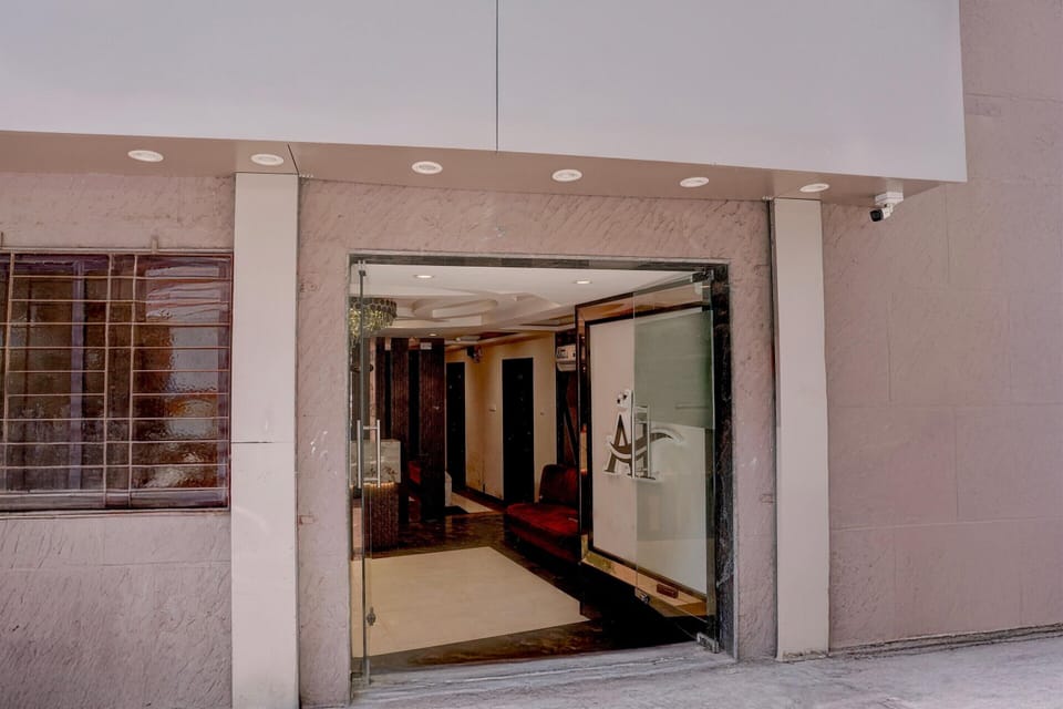 House | Reception
