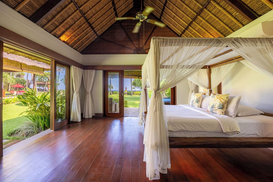Villa, 5 Bedrooms, Beachfront | In-room safe, desk, WiFi (free)