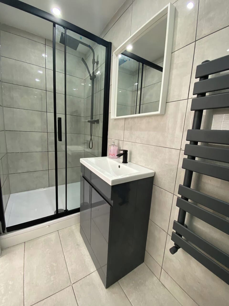 Shower, towels
