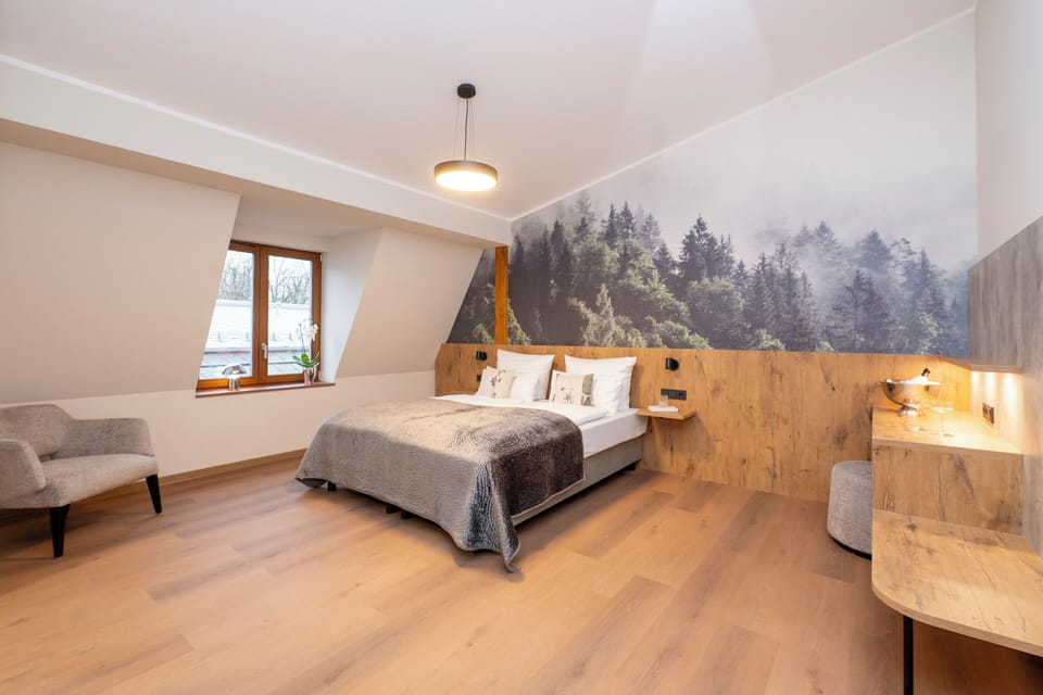Deluxe Double Room | In-room safe, desk, iron/ironing board, free WiFi
