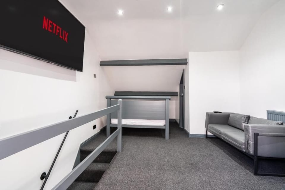 House | Free WiFi