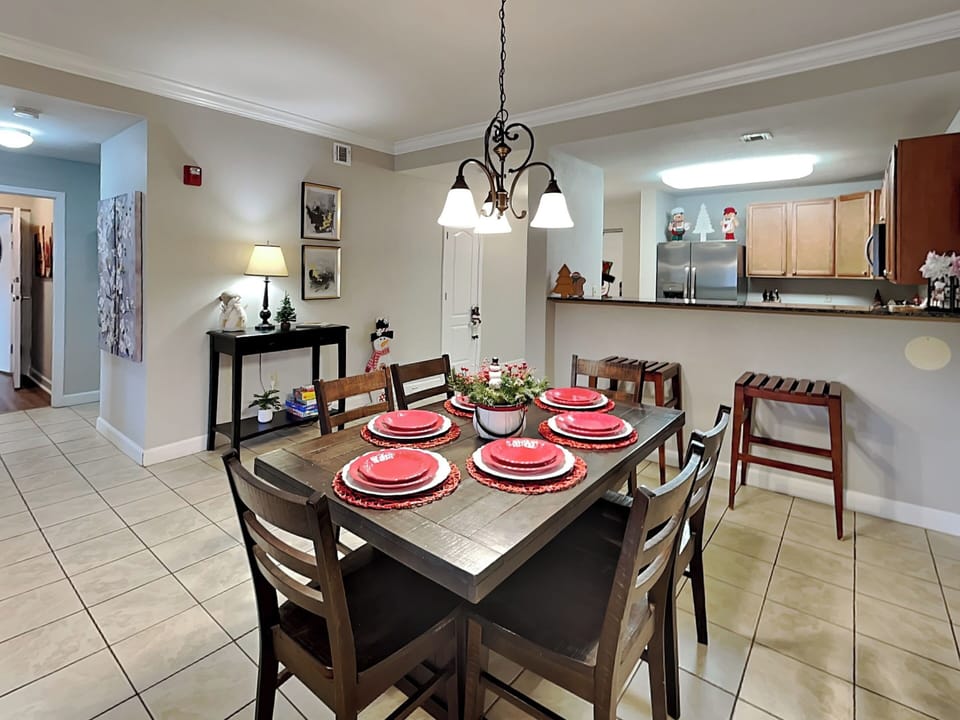 Condo (3 Bedrooms) | Property amenity