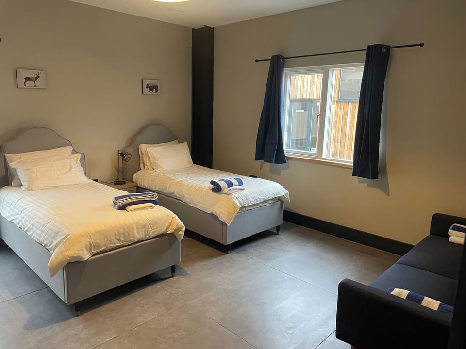 5 bedrooms, WiFi (free), individually decorated, individually furnished
