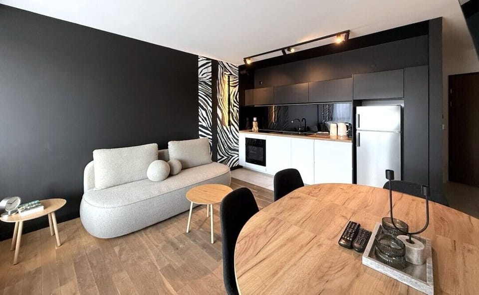 Superior Apartment, Balcony, River View | Hypo-allergenic bedding, individually decorated, individually furnished