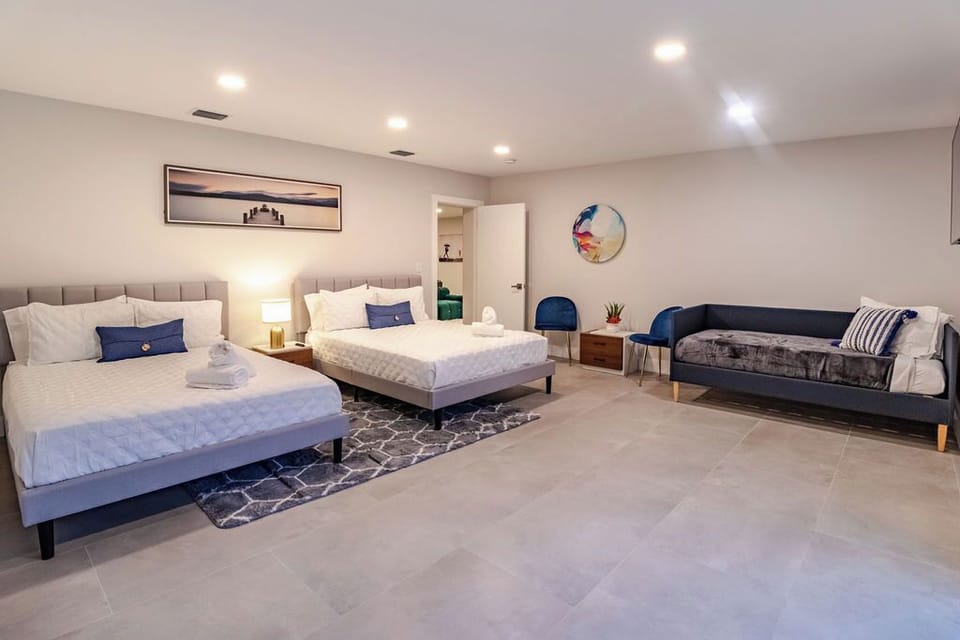 Comfort Room | Free WiFi