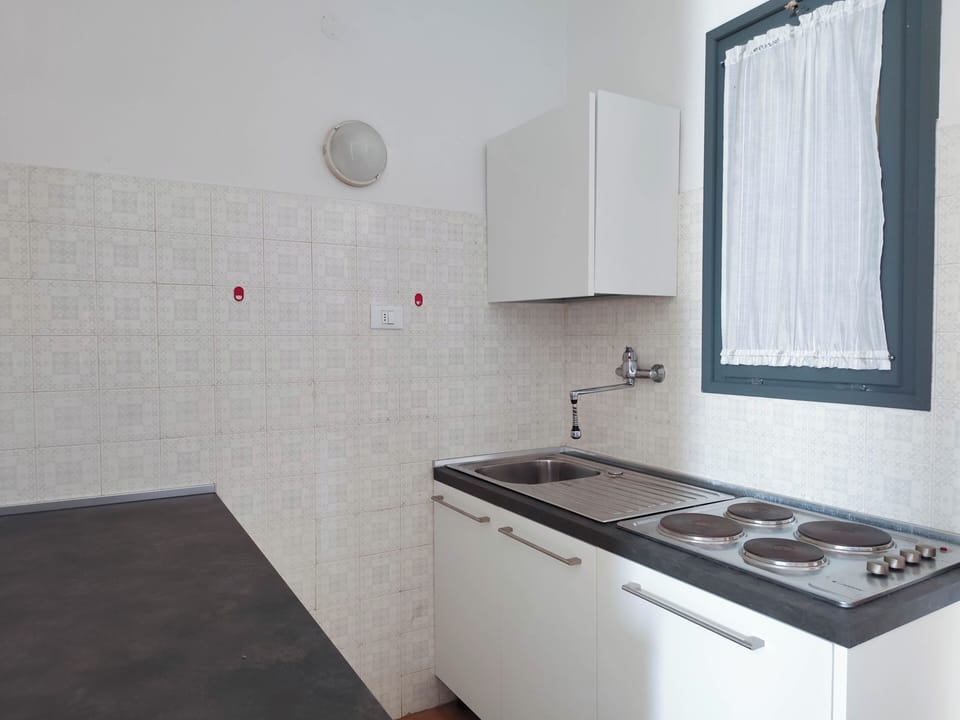 Studio, Balcony, City View | Interior