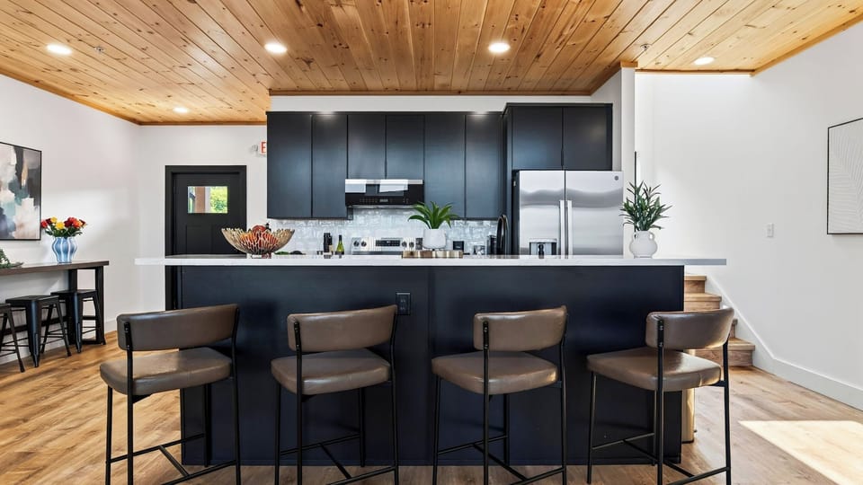 House (5 Bedrooms) | Interior