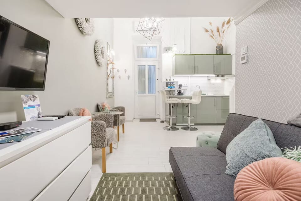 Apartment, 1 Bedroom | Living area