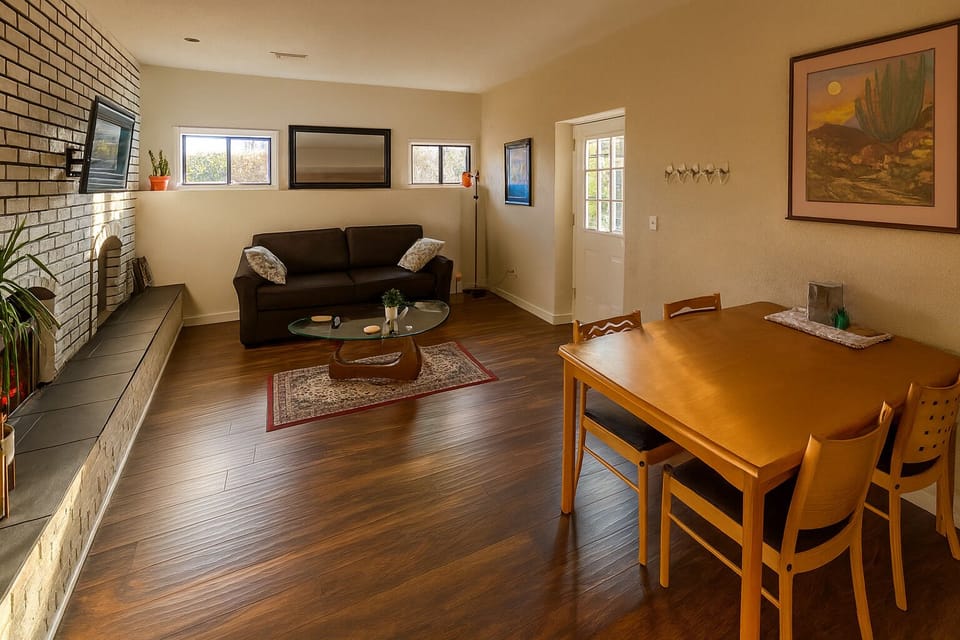 Pinegrass Suite | Premium bedding, iron/ironing board, WiFi (free), bed sheets