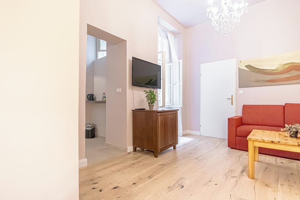Basic Apartment | Iron/ironing board, free WiFi