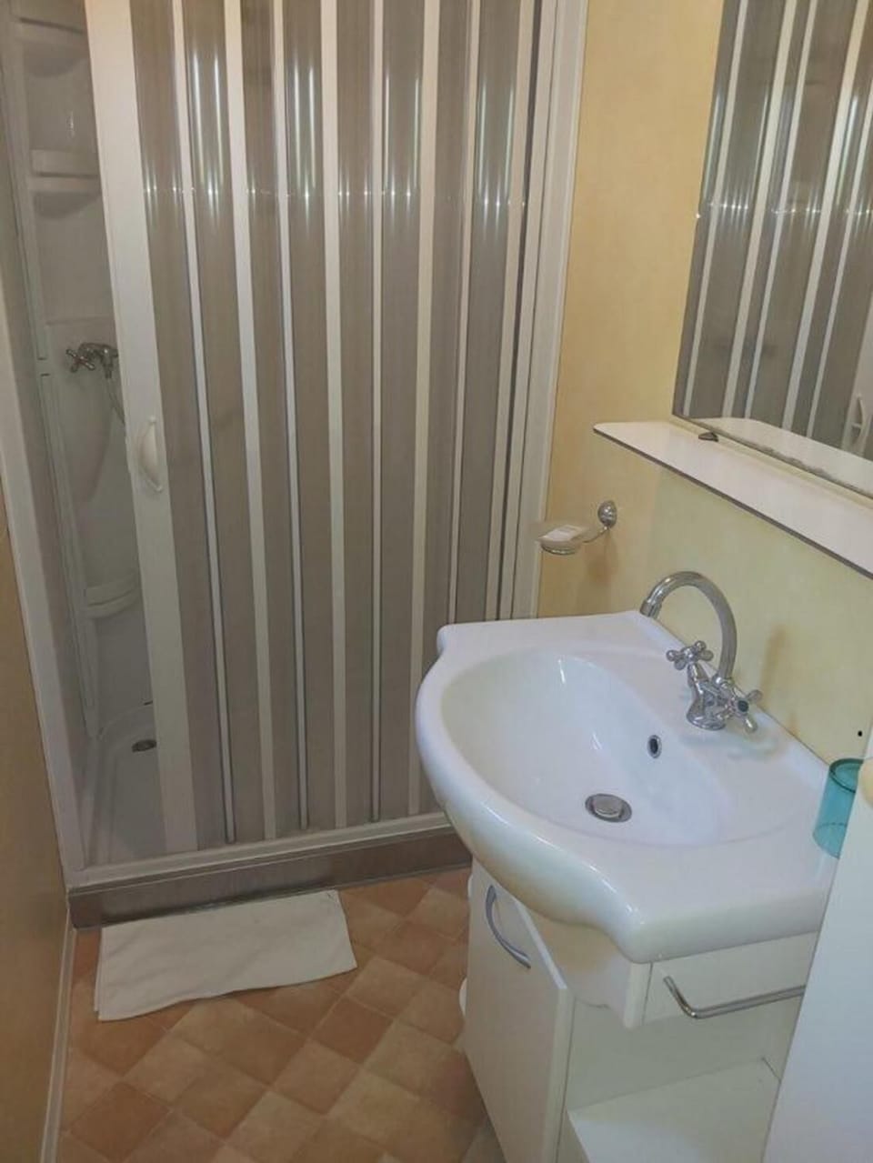 Mobile Home, 2 Bedrooms, Garden View | Bathroom