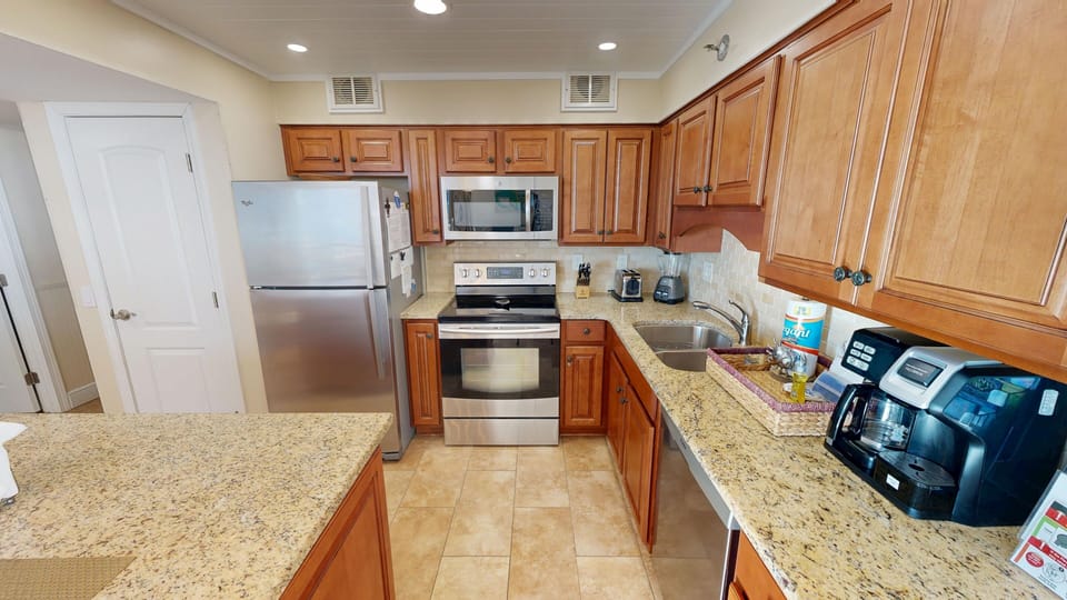 Condo, 2 Bedrooms | Private kitchen | Coffee/tea maker, fridge, oven, toaster