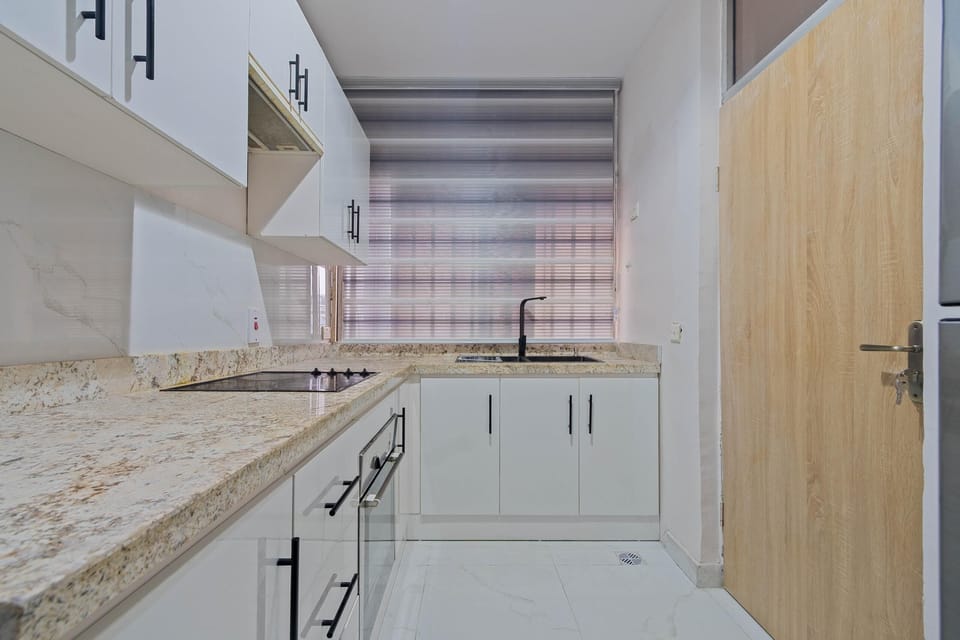Deluxe Apartment, Balcony, City View | Private kitchen