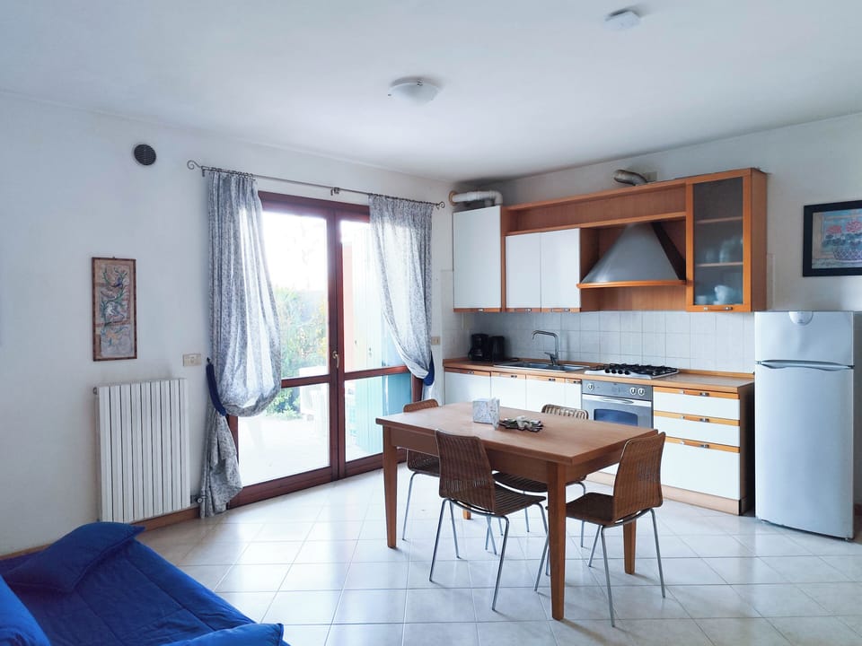 Apartment, 2 Bedrooms, Patio, Garden View | Interior