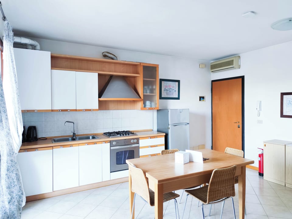 Apartment, 2 Bedrooms, Patio, Garden View | Interior