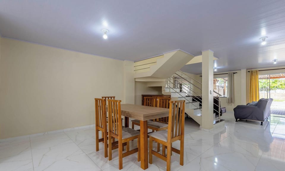 Basic Villa | Dining