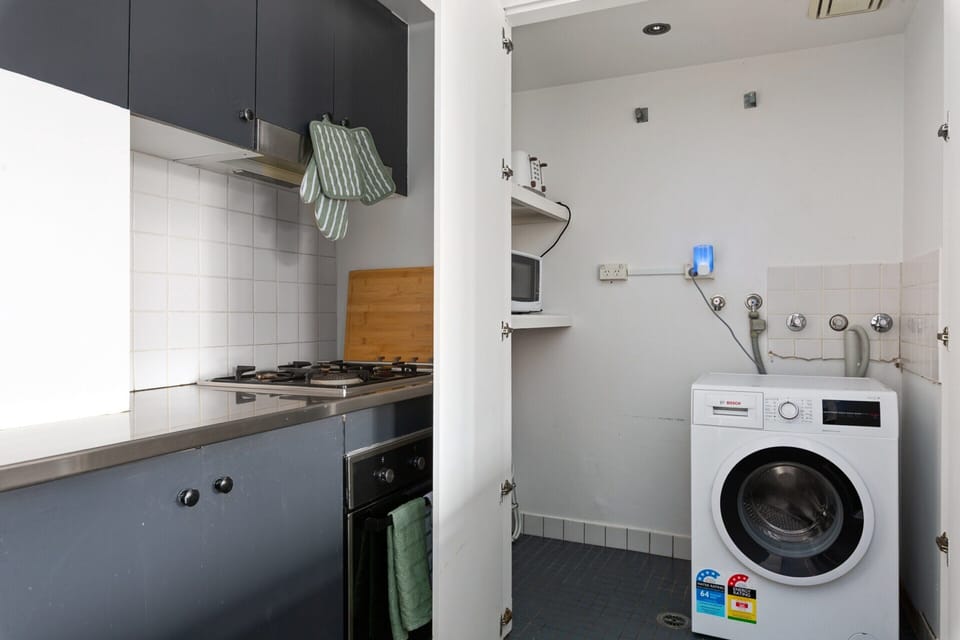 Apartment | Bathroom | Bathtub, towels